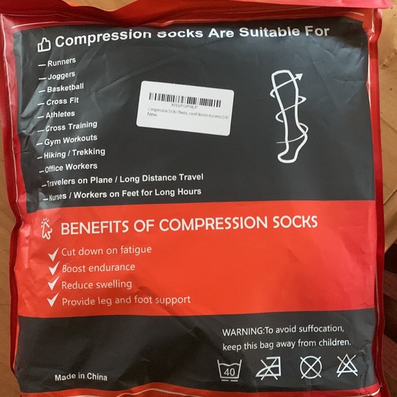 2 Men or women multi pack of short compression socks, white with assorted colors - Picture 3 of 3